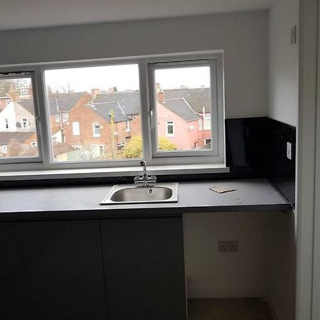 Апартаменты 2Nd Floor Comfy Swindon Centre - Loft Studio Экстерьер фото